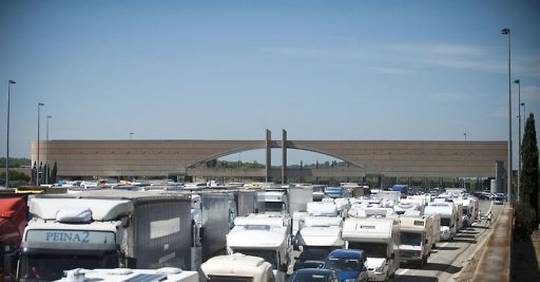 Les Forains En Col Re Bloquent L A Plusieurs Heures Lan On De Provence