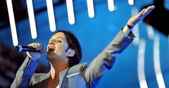 Placebo Annule Ses Concerts Au Portugal Et En Espagne Brian Molko Malade