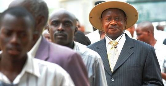 Ouganda Museveni au pouvoir depuis 1986 réélu pour 5 ans