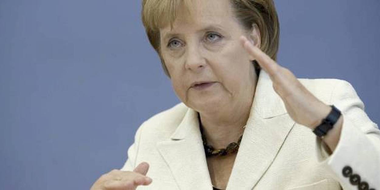 Allemagne Angela Merkel R Lue Pr Sidente De La Cdu En Crasant La