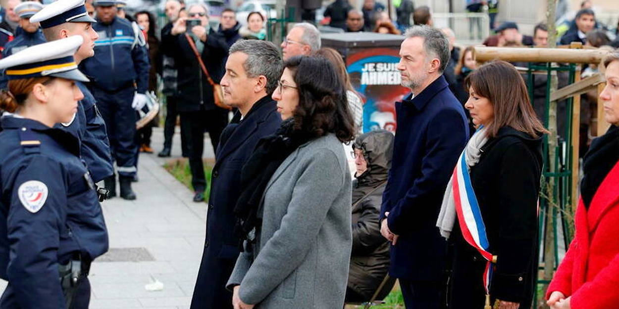 Emmanuel Macron Rend Hommage Aux Victimes De Lattentat Contre