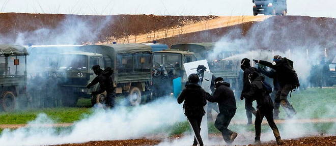 Manifestations Violentes Le 1er Mai Inclus Dans La Commission D