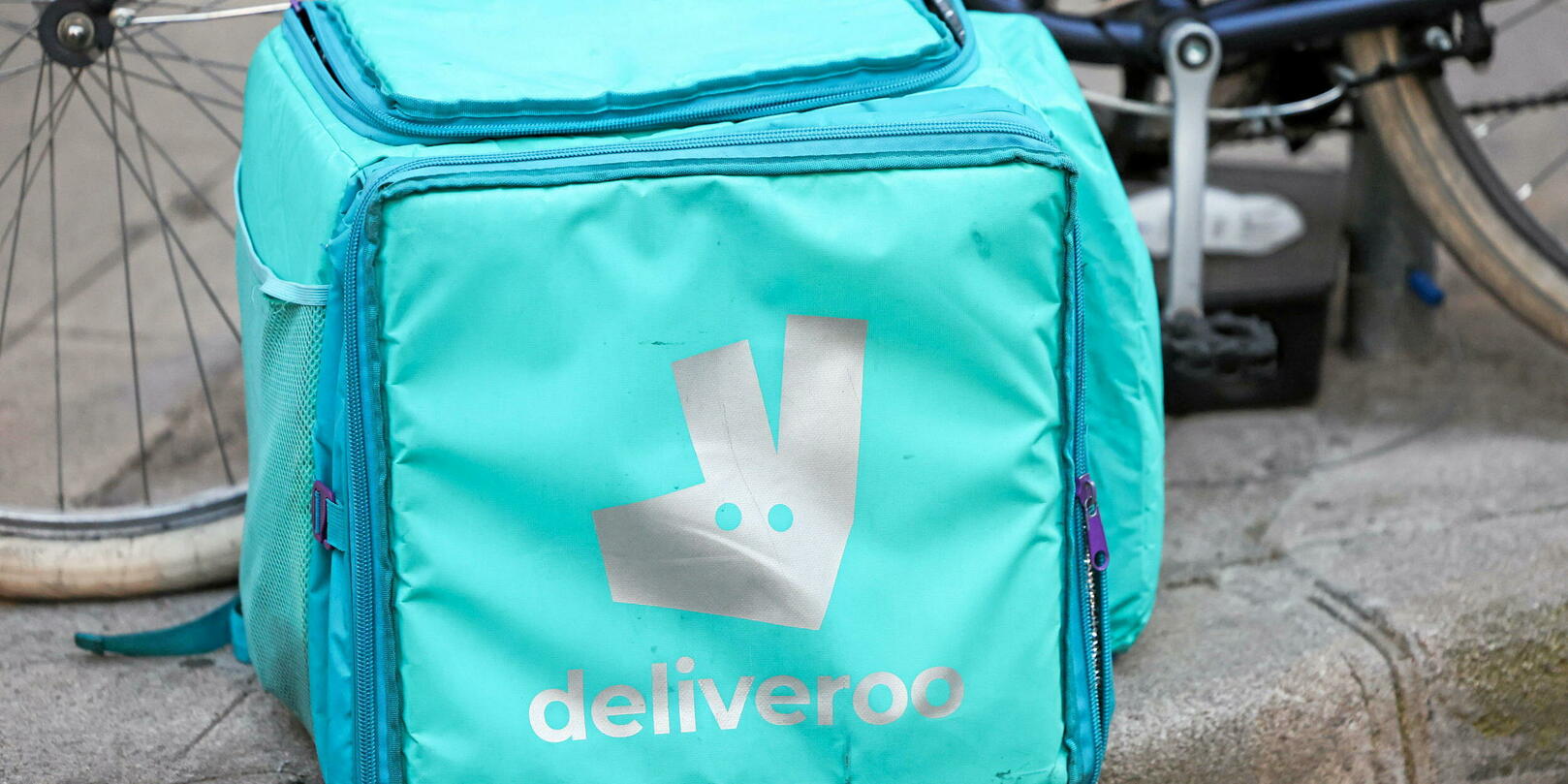 F Te Des M Res Deliveroo S Excuse Apr S Une Notification Maladroite