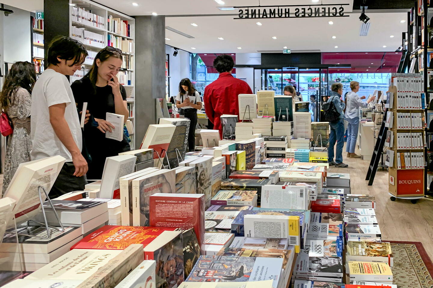 Pour cette rentrée littéraire 2023, 466 nouveaux romans débarquent dans les  librairies jusqu'à la mi-octobre 