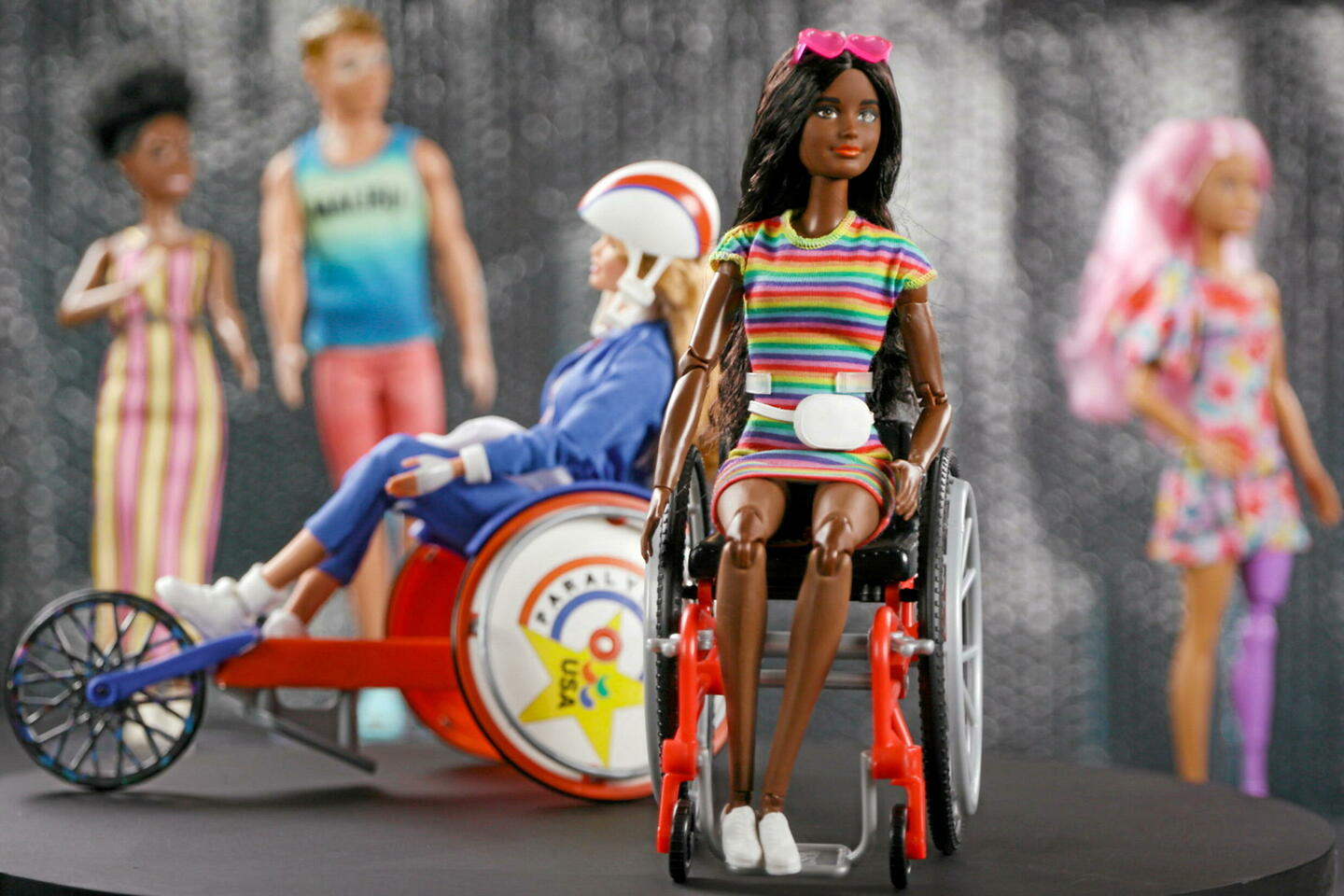 Barbie femme parfaite ? » : les dessous d'un marketing imparable