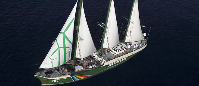 Le Rainbow Warrior navigue depuis 15 jours en mer Mediterranee