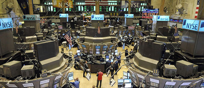 A la Bourse de New York, le Dow Jones a enregistre jeudi un plongeon de 9 %, avant de se reprendre pour terminer sur une baisse de 3,20 % (C) Henny Ray Abrams/AP/SIPA
