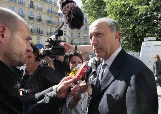 L'ancien Premier ministre socialiste, Laurent Fabius, a estime dimanche qu'une condamnation definitive du ministre de l'Interieur, Brice Hortefeux, poserait un "evident probleme".