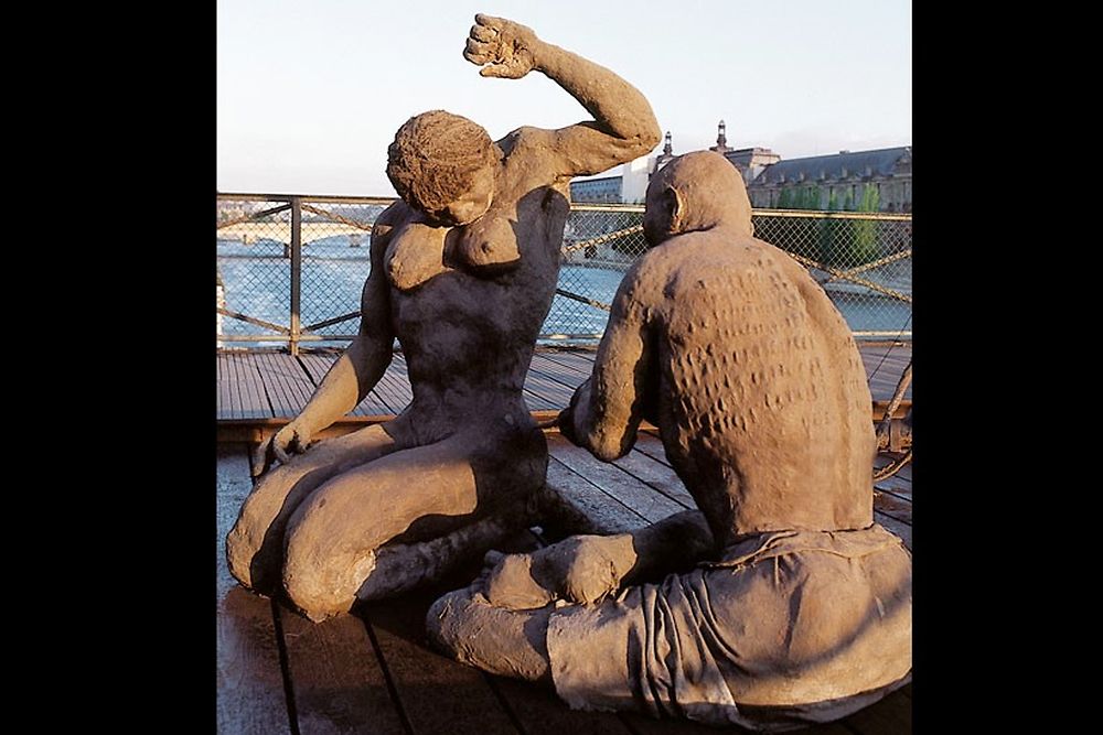 "Couple de la scarification" (femme assise : 94 x 100 x 105 cm)
