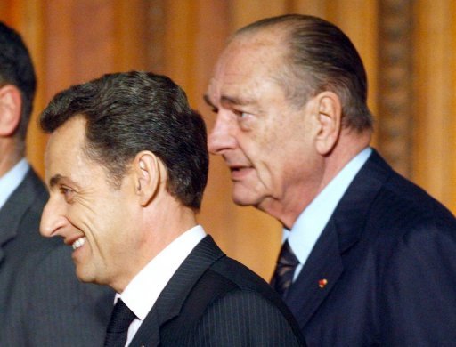 Nicolas Sarkozy a dejeune mardi avec son predecesseur Jacques Chirac dans un restaurant asiatique du VIIIe arrondissement de Paris, Tong Yen, ou l'ancien chef de l'Etat a ses habitudes, a-t-on appris aupres de leurs entourages.