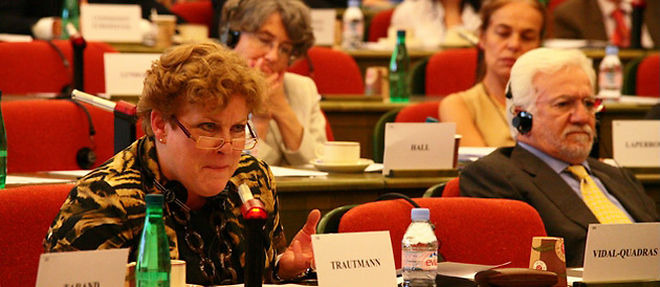 Catherine Trautmann en commission, au Parlement europeen (C) DR