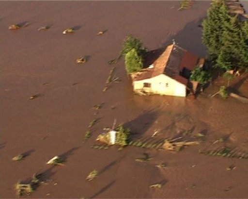 Inondations: le Var tente de reprendre un semblant de vie
