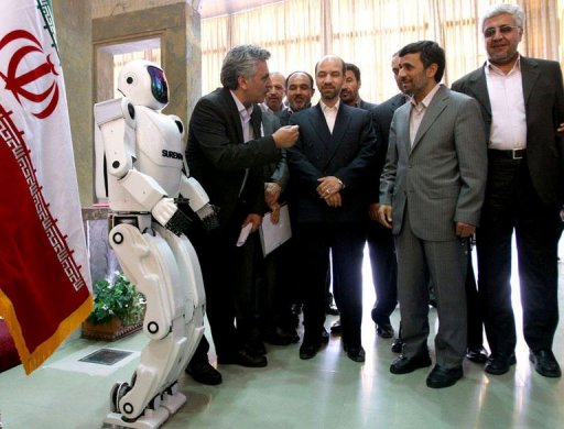 L'Iran a devoile son premier robot humanoide, appele Sourena-2, a rapporte dimanche le quotidien gouvernemental Iran.