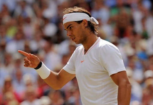 L'Espagnol Rafael Nadal a remporte son deuxieme Wimbledon en battant le Tcheque Tomas Berdych en trois sets 6-3, 7-5, 6-4 dimanche en finale.
