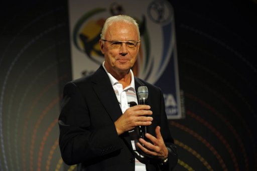 La legende du football allemand Franz Beckenbauer a qualifie dimanche l'equipe d'Allemagne, victorieuse de l'Argentine (4-0) en quart de finale du Mondial-2010, d'"equipe parfaite" et l'a presentee comme la favorite de son duel contre l'Espagne en demi-finale.