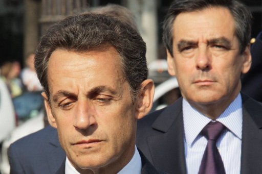La cote de popularite de Nicolas Sarkozy est stable en juillet a 34%, celle de Francois Fillon augmentant d'un point a 51%, selon le barometre mensuel Ifop a paraitre dans Le Journal du Dimanche.