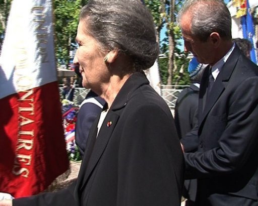 La France rend hommage aux victimes de Vichy
