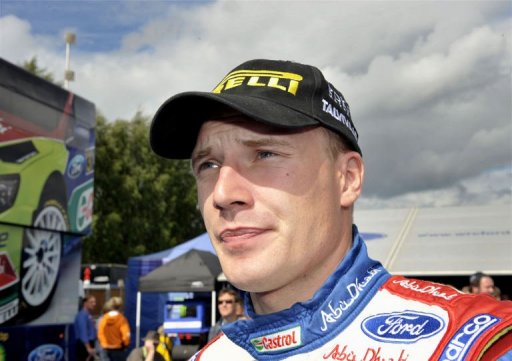 Le Finlandais Jari-Matti Latvala (Ford) etait toujours en tete du rallye de Finlande samedi a l'issue des cinq premieres speciales de la derniere journee.