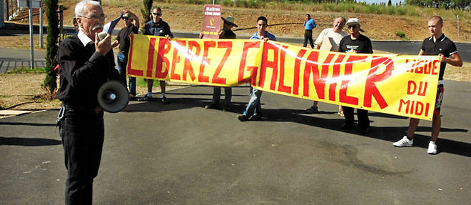Les soutiens de Rene Galinier reclament sa liberation, le 17 aout (C) GUILLAUME SANSAC / MAXPPP