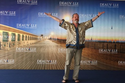 Le realisateur Terry Gilliam veut toujours realiser son film sur Don Quichotte, malgre la "malediction" supposee qui a fait avorter le projet a plusieurs reprises, a-t-il annonce samedi au Festival du film americain de Deauville dont il est invite d'honneur.