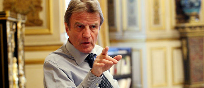 Le ministre des Affaires etrangeres Bernard Kouchner a estime qu'Aqmi etait derriere l'enlevement des cinq Francais au Niger @ AFP