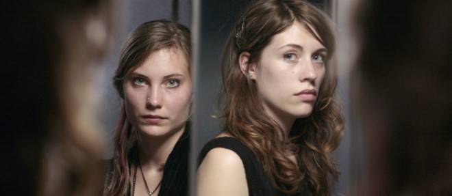Elise Lhomeau et Lea Tissier dans "Des filles en noir", un film de Jean-Paul Civeyrac. (C) Les Films du Losange