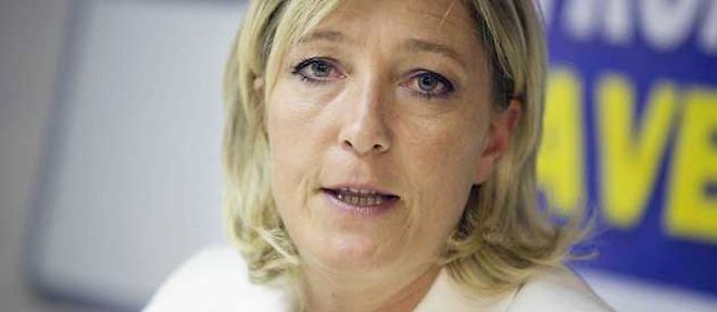 Michel Drucker n'invitera pas Marine Le Pen dans "Vivement Dimanche" (C) SICHOV/SIPA