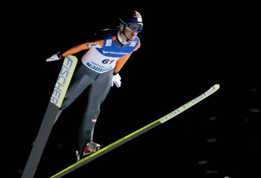 L'Autrichien Thomas Morgenstern s'est impose pour la 15e fois de sa carriere en Coupe du monde de saut a skis lors du premier concours individuel de Lillehammer (Norvege).