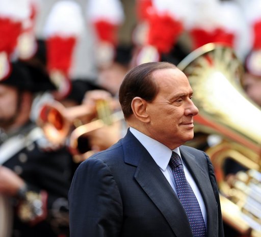 Le chef du gouvernement italien Silvio Berlusconi a denonce samedi une campagne de mensonges et de calomnies contre sa personne, tout en se disant confiant dans sa victoire lors d'un vote de confiance prevu mardi au Parlement.