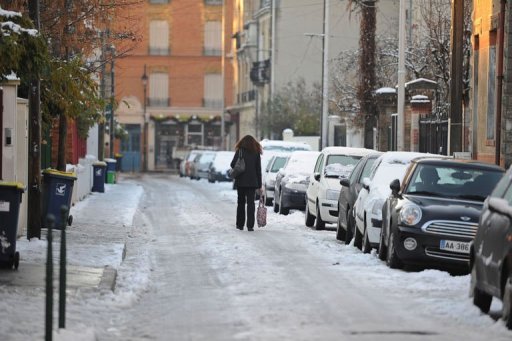 Les vehicules abandonnes et mis en fourriere a Paris et en Ile-de-France lors des fortes chutes de neige cette semaine seront rendus gratuitement a leurs proprietaires, a annonce samedi la prefecture de police de Paris (PP).