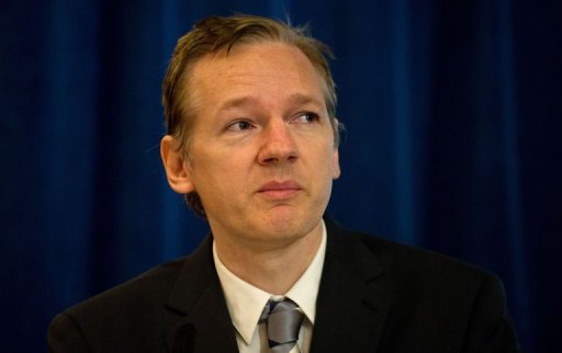 Dans sa prison londonienne, M. Assange a demande a disposer d'un ordinateur portable pour pouvoir preparer sa defense, car il a "des problemes pour ecrire", a indique son avocate.