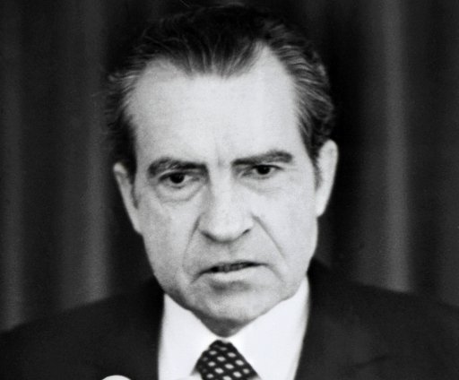 Des propos pejoratifs tenus par le president americain Richard Nixon sur les Juifs, les Noirs, les Irlandais et les Italiens figurent dans des enregistrements audio de la Maison Blanche qui viennent d'etre rendus publics et dont le New York Times a publie des extraits samedi.