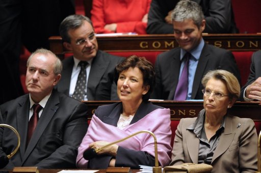 Roselyne Bachelot, ministre des Solidarites, a affirme dimanche qu'aucune solution n'"est preemptee" a ce stade pour la reforme de la dependance, assurant que le volet financier sera boucle a l'automne 2011, dans le cadre de la loi de financement de la securite sociale.