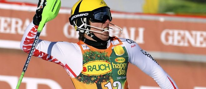 Marcel Hirscher, 21 ans, a remporte, dimanche, a Val-d'Isere le slalom de la Coupe du monde sur la piste de Bellevarde. 