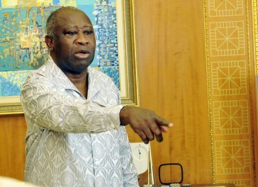 Laurent Gbagbo, l'un des deux presidents proclames de Cote d'Ivoire, a demande samedi le depart de la mission de l'ONU dans le pays, l'Onuci, et de la force militaire francaise Licorne, selon un communique de son gouvernement lu a la television d'Etat.