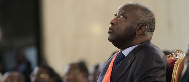 Laurent Gbagbo (ici lors de son investiture) ne quittera pas le pouvoir, selon son porte-parole en France