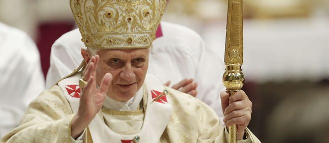 Le pape a profite de la messe de minuit pour denoncer ceux qui repandent la violence