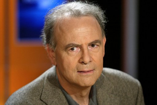 Dans La Peau De Patrick Modiano Radiographie D Une Oeuvre Et D Une Vie