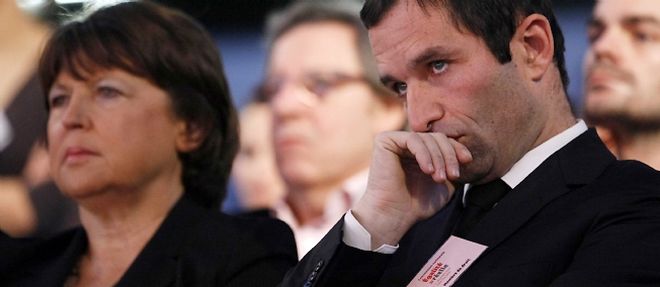 Si Martine Aubry est restee silencieuse pour l'instant, le porte-parole du PS Benoit Hamon a condamne les propos de Manuel Valls sur les 35 heures avec une grande fermete 