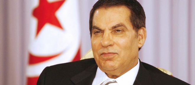 Le president tunisien Zine el-Abidine Ben Ali a promis la creation de 300.000 emplois, apres de violents mouvements de contestation sociale