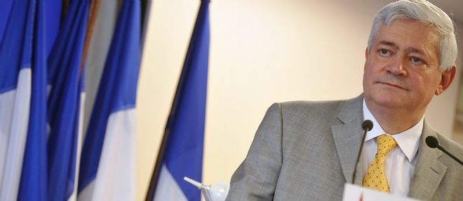 "Contrairement a ce que disais Jean-Marie Le Pen, j'ai la tchatche et j'ai la niaque !" lance Bruno Gollnisch, candidat a la presidence du FN