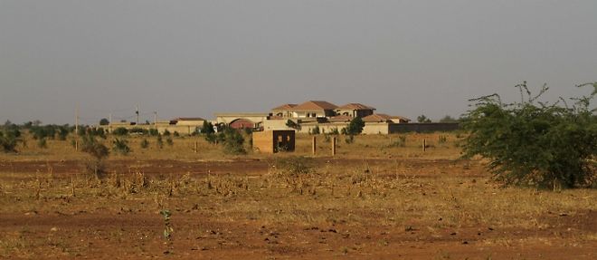 Aqmi a revendique jeudi l'enlevement a Niamey, le 7 janvier dernier, des deux otages francais qui ont peri dans l'accrochage 