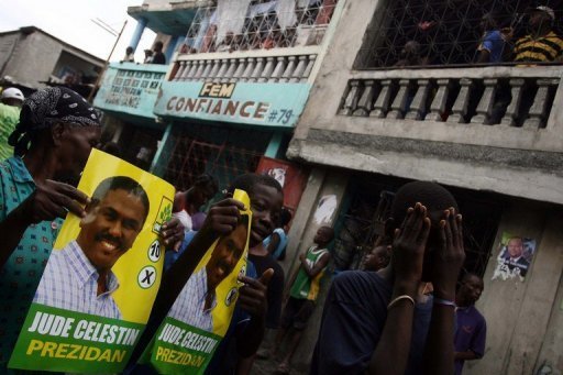 Le candidat du pouvoir a la presidentielle haitienne, Jude Celestin, accuse d'avoir beneficie de fraudes au premier tour, va retirer sa candidature, a declare mardi un senateur de son parti, apres deux mois de crise post-electorale.