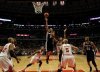 NBA: Tony Parker &eacute;clips&eacute; par Derrick Rose