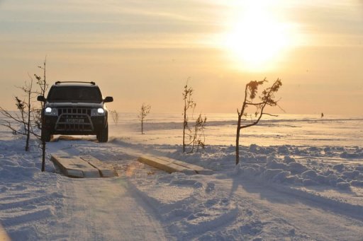 L'Estonie ouvrira samedi une route sur glace longue de 26 kilometres reliant, a travers une partie gelee de la Baltique, le principal port estonien de Rohukula a l'ile de Hiiumaa, a annonce vendredi l'administration des autoroutes.
