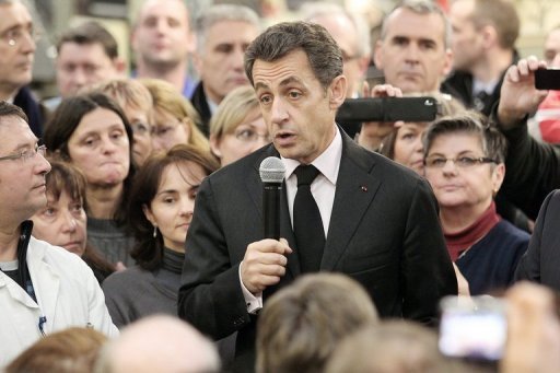 Nicolas Sarkozy est arrive samedi a 8H30 au salon de l'Agriculture a Paris pour l'inauguration de sa 48e edition dans un contexte difficile pour nombre d'agriculteurs, eleveurs en tete, egalement cibles d'une campagne des ecologistes.