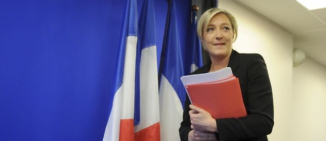 "Il faut couper les pompes aspirantes de l'immigration", insiste la presidente du FN Marine Le Pen.
