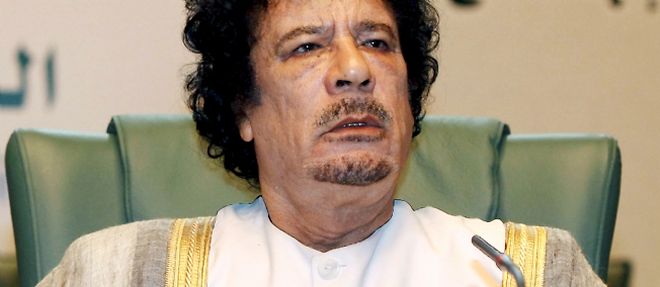 Le president Kadhafi nie avoir fait bombarder les manifestants par l'aviation libyenne.