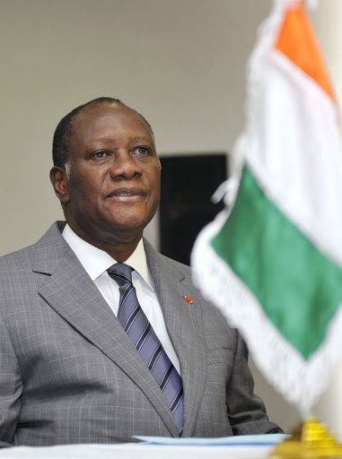 Par ailleurs, un conseiller de M. Ouattara, Amadou Coulibaly, a affirme a l'AFP qu'"une vingtaine de maisons de ministres et de partisans de M. Ouattara ont ete pillees ces derniers jours". Il a accuse des "jeunes partisans de M. Gbagbo accompagnes de FDS", en disant s'appuyer sur des temoignages de voisins.