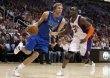NBA: Micka&euml;l  Pietrus des Phoenix Suns efficace contre Oklahoma City